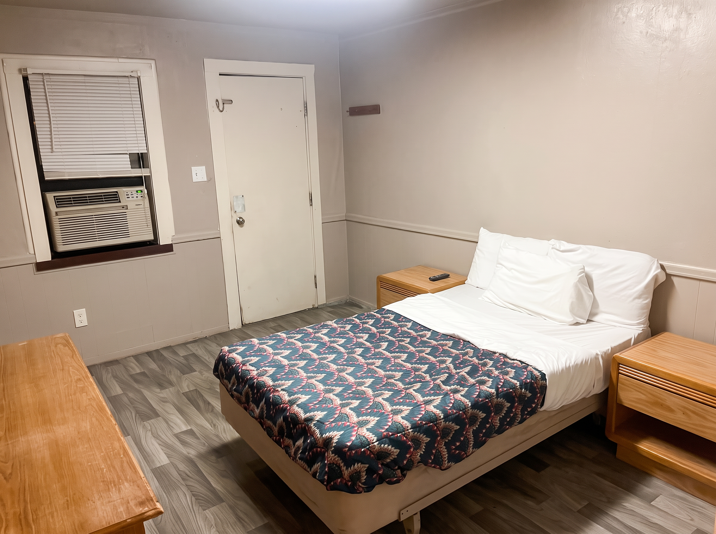 Standard furnished room